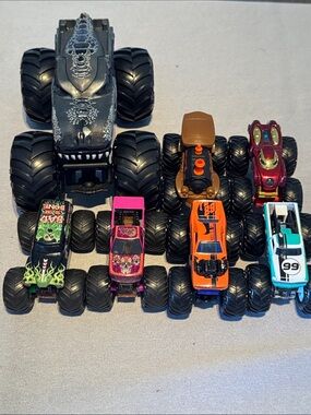 Lot of 7 Hot Wheels Monster Jam Monster Truck Vehicles